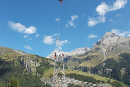 Leitungssanierung San Bernardino Etappe 2015 Los 3, 400 kV Soazza - Sils i.D. Leitungssanierung San Bernardino Etappe 2015 Los 3, 400 kV Soazza - Sils i.D.