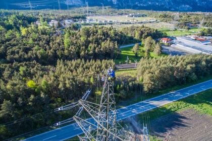 Montagearbeiten 220 kV Leitung UW Prutz - UW Westtirol Montagearbeiten 220 kV Leitung UW Prutz - UW Westtirol