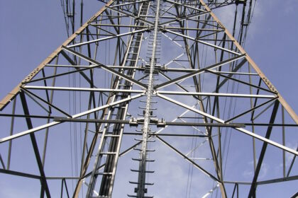 Montagearbeiten 220 kV Leitung UW Prutz - UW Westtirol Montagearbeiten 220 kV Leitung UW Prutz - UW Westtirol