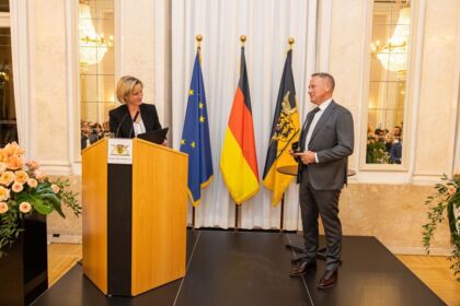 Wirtschaftsmedaille_Übergabe 2 Wirtschaftsmedaille_Übergabe 2