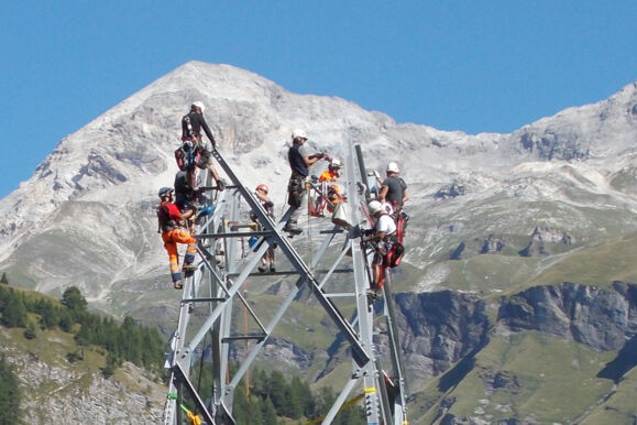 Leitungssanierung San Bernardino Etappe 2015 Los 3, 400 kV Soazza - Sils i.D. Leitungssanierung San Bernardino Etappe 2015 Los 3, 400 kV Soazza - Sils i.D.