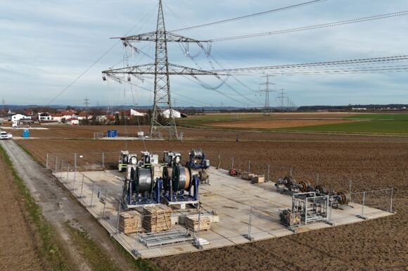 Behangwechsel 380 kV Ltg. Isar - Pleinting Ltg. Nr. B117 Behangwechsel 380 kV Ltg. Isar - Pleinting Ltg. Nr. B117