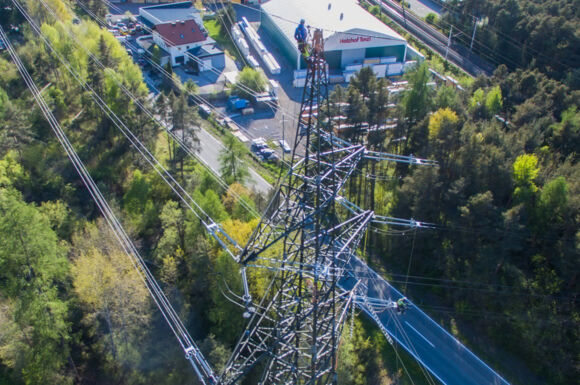 Montagearbeiten 220 kV Leitung UW Prutz - UW Westtirol